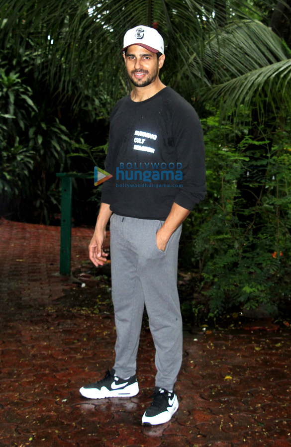 photos sidharth malhotra spotted post dance rehearsals 2