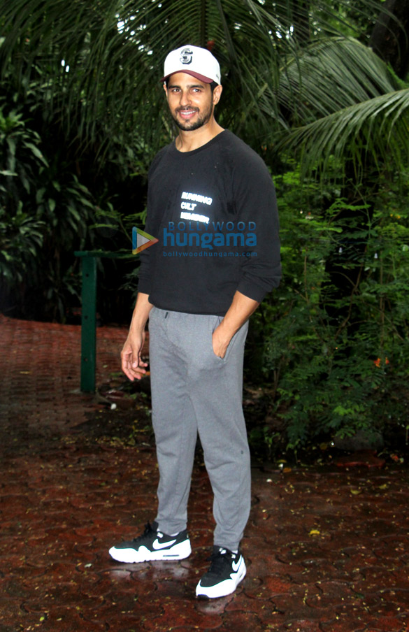 photos sidharth malhotra spotted post dance rehearsals 3
