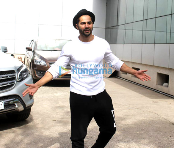photos varun dhawan spotted at house of dance 1