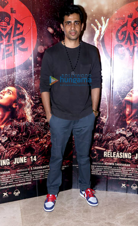 photos vicky kaushal and gulshan devaiah grace the special screening of game over 6