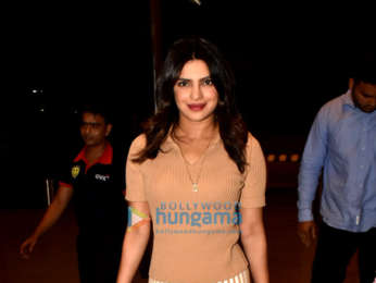 Photos: Priyanka Chopra Jonas, Anushka Sharma, Nidhhi Agerwal and others snapped at the airport