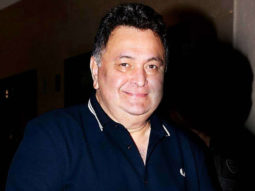 Rishi Kapoor introduces us to the new ICC Cricket World Cup trophy and Twitter is applauding him for it!