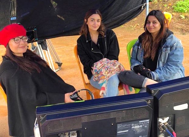 Alia Bhatt is all smiles as she hangs out with Pooja Bhatt and Shaheen Bhatt on the sets of Sadak 2