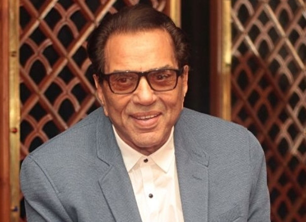 Dharmendra apologizes after trolling his wife Hema Malini on her sweeping video! Dharmendra apologizes after trolling his wife Hema Malini on her sweeping video!