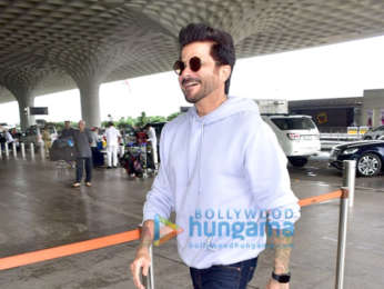 Photos: Akshay Kumar, Pooja Hegde, Anil Kapoor and others snapped at the airport