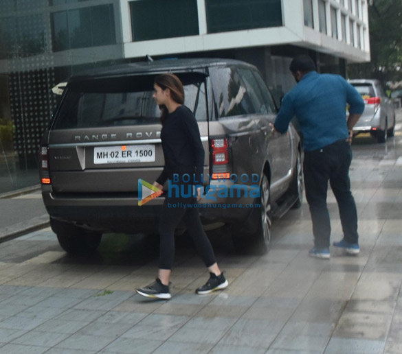 photos alia bhatt snapped at dharma office in andheri 3
