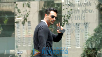 Photos: Arjun Rampal snapped at Hinduja Hospital