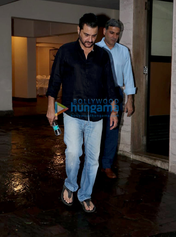 photos celebs snapped paying their condolence at kaykasshan patels home 2