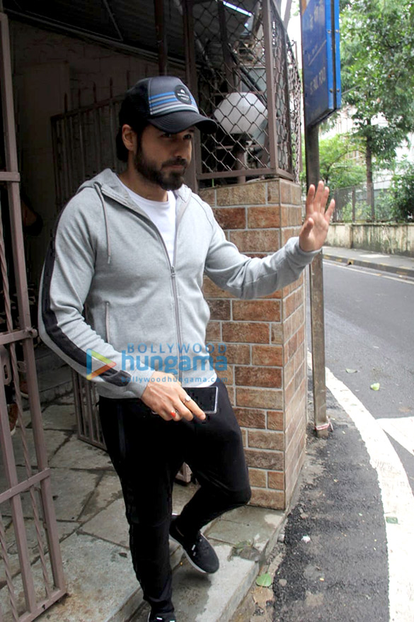 photos emraan hashmi spotted at shankar mahadevans dubbing studios 4