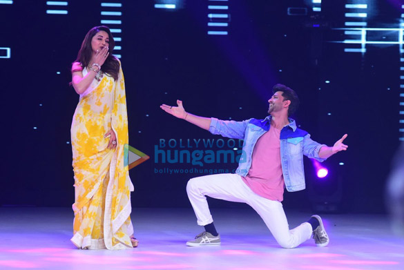 photos hrithik roshan and madhuri dixit snapped on dance deewane 1