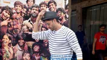 Photos: Hrithik Roshan and Mrunal Thakur snapped during Super 30 promotions