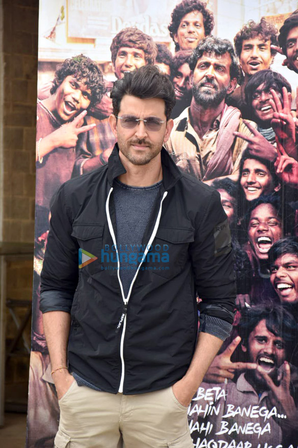 photos hrithik roshan snapped during super 30 promotions 2