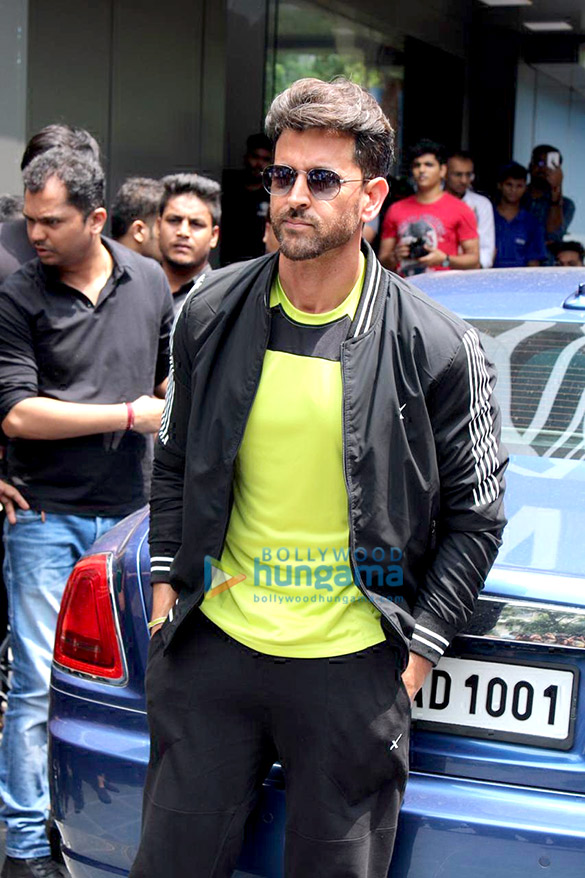 photos hrithik roshan spotted attending an event in juhu 6