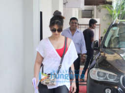 Photos: Ileana D’Cruz spotted at clinic in Bandra