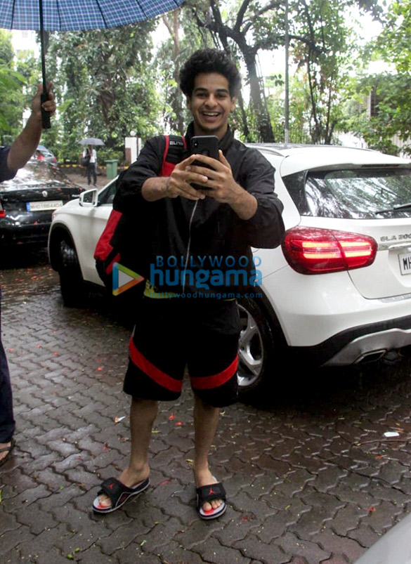 Photos: Ishaan Khatter snapped at the gym in Bandra Photos: Ishaan Khatter snapped at the gym in Bandra
