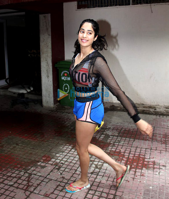 photos janhvi kapoor spotted at the pilates gym 3 3