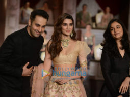 Photos: Kriti Sanon turns showstopper for Shyamal and Bhumika at India Couture Week 2019
