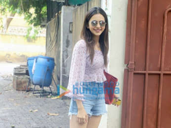 Photos: Rakul Preet Singh snapped at a dubbing studio in Juhu