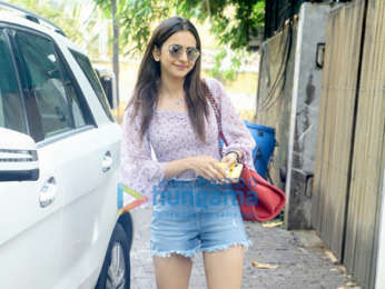 Photos: Rakul Preet Singh snapped at a dubbing studio in Juhu