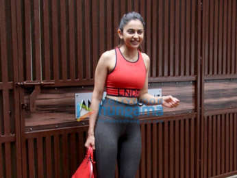 Photos: Rakul Preet Singh spotted at Anshuka Yoga classes in Bandra