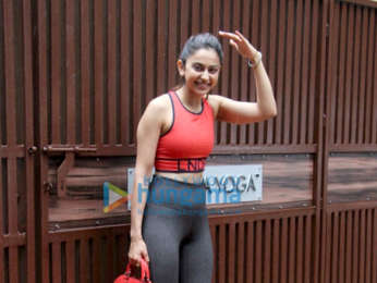 Photos: Rakul Preet Singh spotted at Anshuka Yoga classes in Bandra