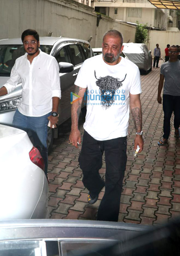 photos sanjay dutt spotted at mahesh bhatts office in khar 4