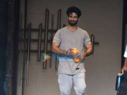 Photos: Shahid Kapoor snapped at the gym in Juhu