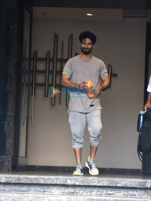 photos shahid kapoor snapped at the gym in juhu 1