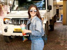 Photos: Shivaleeka Oberoi snapped post her dubbing session for her upcoming film Paagal