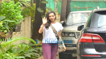 Photos: Shraddha Kapoor snapped at a dubbing studio in Juhu