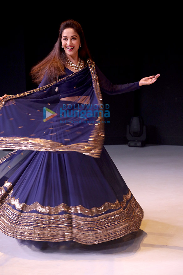 photos sonakshi sinha madhuri dixit and saroj khan snapped on sets of dance deewane 5
