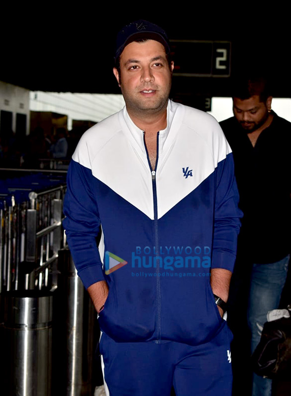 photos sonakshi sinha varun sharma and others snapped at the airport 5
