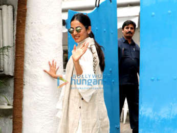 Photos: Sonal Chauhan spotted at Olive Bar n Kitchen in Bandra