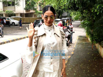 Photos: Sonal Chauhan spotted at Olive Bar n Kitchen in Bandra
