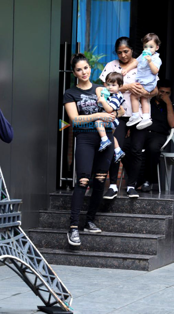 photos sunny leone snapped with her kids 1