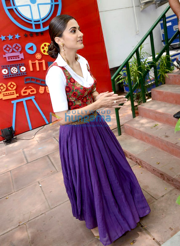 photos tapsee pannu snapped attending the 10th jagran film festival at srifort auditorium in delhi 5