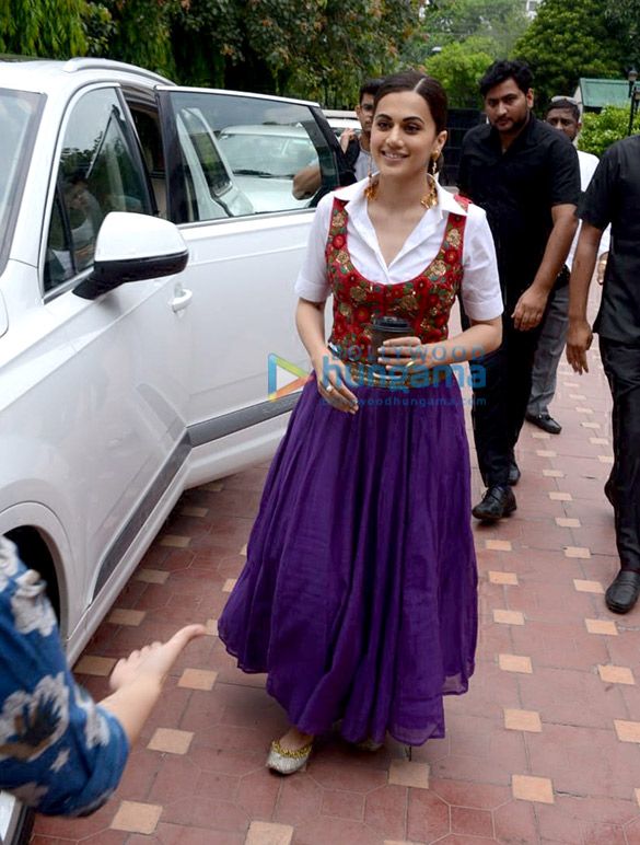 photos tapsee pannu snapped attending the 10th jagran film festival at srifort auditorium in delhi 6