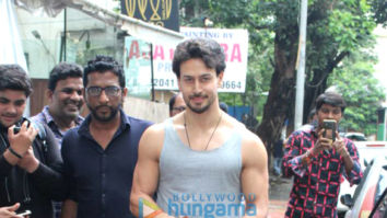 Photos: Tiger Shroff spotted at Indigo in Bandra