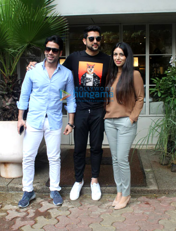 photos tusshar kapoor aftab shivdasani and nin dusanj spotted at sequel in bandra 2