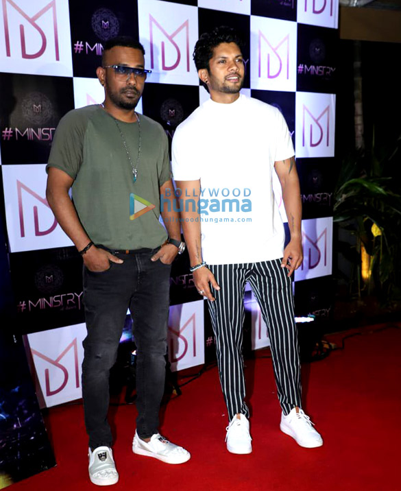 photos varun dhawan shraddha kapoor and others grace the wrap up party of street dancer 3d 9