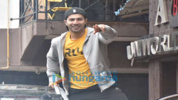 Photos: Varun Dhawan snapped at the gym in Juhu