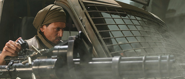 Tiger Shroff wields the world’s most powerful machine gun in War!