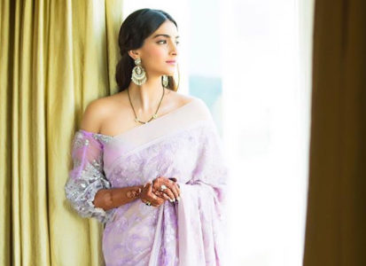 Sonam Kapoor stuns in a white saree, husband Anand asks 'why aren't I  invited'