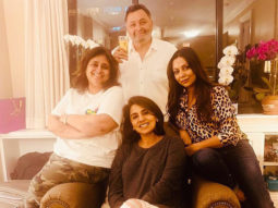 Gauri Khan is all smiles in this picture with Neetu Kapoor and Rishi Kapoor in New York!