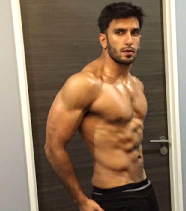 HOTNESS! Ranveer Singh flaunts his chiselled physique in this shirtless photo HOTNESS! Ranveer Singh flaunts his chiselled physique in this shirtless photo