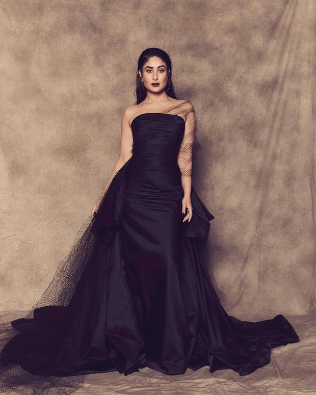 Lakme Fashion Week Winter/Festive 2019: Kareena Kapoor Khan is a royalty in red and black Gauri & Nainika couture at grand finale Lakme Fashion Week Winter/Festive 2019: Kareena Kapoor Khan is a royalty in red and black Gauri & Nainika couture at grand finale