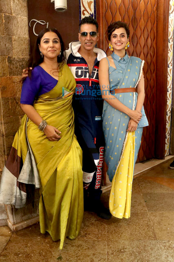Photos: Akshay Kumar, Taapse Pannu and Vidya Balan snapped promoting their film Mission Mangal at Sun N Sand in Juhu Photos: Akshay Kumar, Taapse Pannu and Vidya Balan snapped promoting their film Mission Mangal at Sun N Sand in Juhu