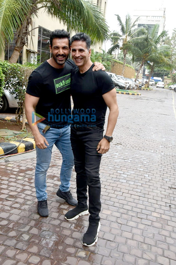 photos akshay kumar and john abraham snapped promoting their respective films 4