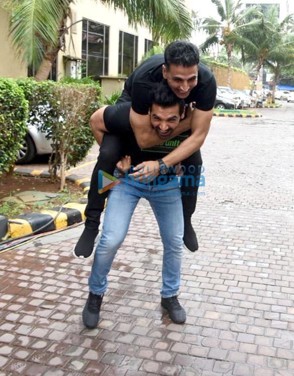 photos akshay kumar and john abraham snapped promoting their respective films 5
