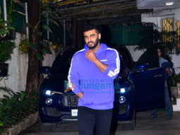 Photos: Arjun Kapoor snapped at a dubbing studio in Juhu